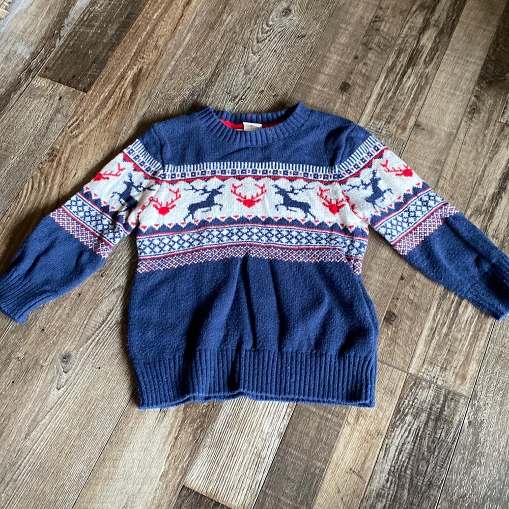 🎉 2/$25 H&M navy red Reindeer Christmas sweater size 2-4